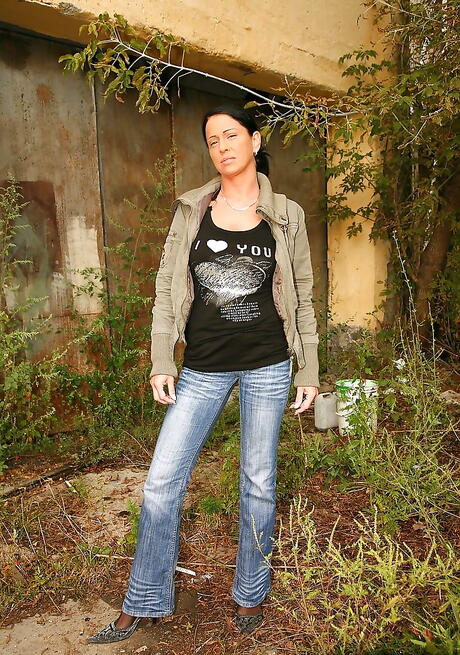 Seductive hungarian milf Andrea Black in tight jeans in extreme bdsm sex 