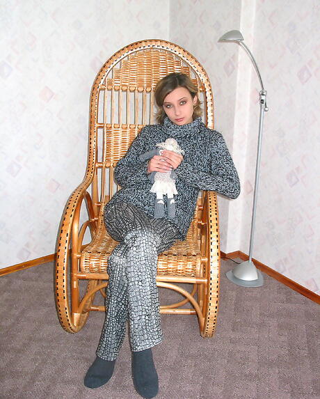 Slender youthful Alice in sexy lingery spreads pussy 