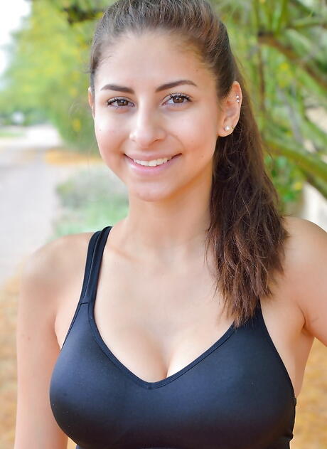 Sylphlike american young Nina North in nasty foot fetish action outdoor